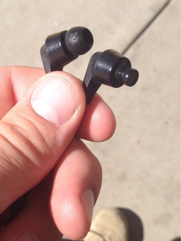 disaster 1st world problems of losing one of your headphones ear bud
