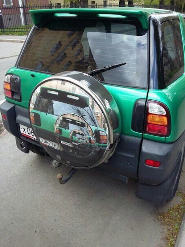 Russian optical illusion on the spare tire or infinite repeats.