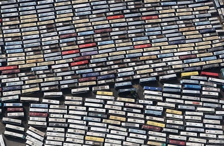 Busses carrying pilgrims in Mecca looks like cassette tapes