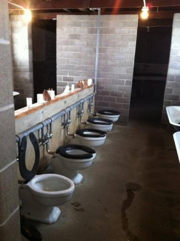 public bathroom no privacy