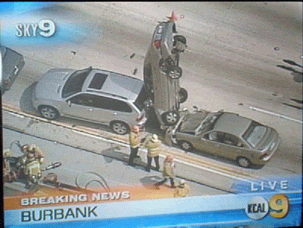 car crash - SKY9 Live Breaking News Burbank Ktai
