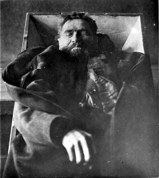 The only known photograph of German serial Killer Karl Denke after he hanged himself in his cell. When police searched his house they found human flesh in cured salt jars and a ledger detailing the murder of at least 42 people. He also claimed to sell human flesh at markets as pork. 1924