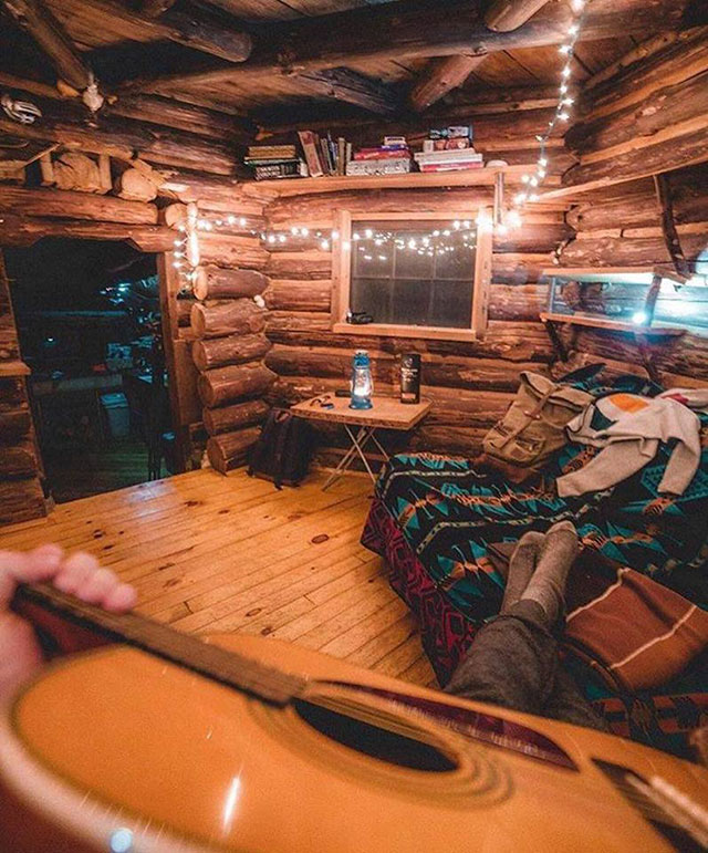 simple log cabin interiors