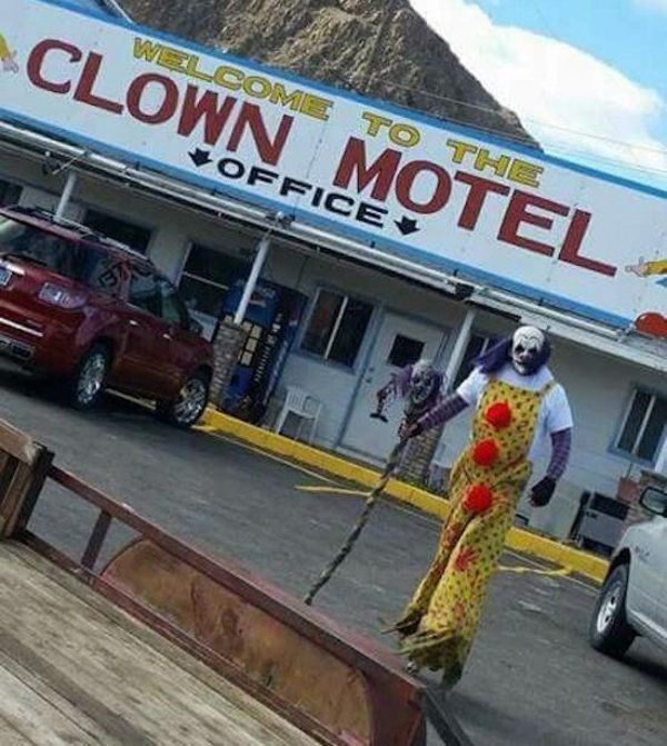 clown motel - Welcome To The Clown Motel Office