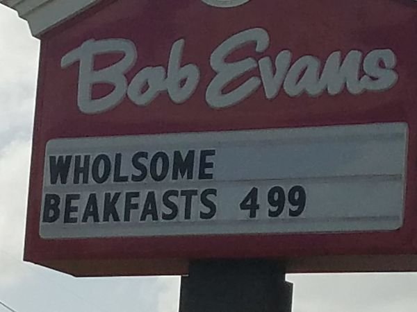 street sign - Bob Evans Wholsome Beakfasts 499