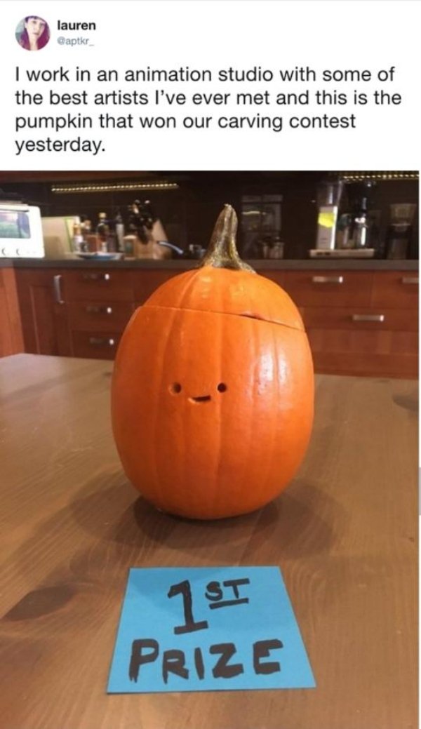 wholesome meme pumpkin that won - lauren Captkr I work in an animation studio with some of the best artists I've ever met and this is the pumpkin that won our carving contest yesterday. 19T Prize