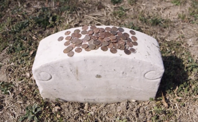 People leave pennies on John Wilkes Booth’s grave to give Lincoln the last word