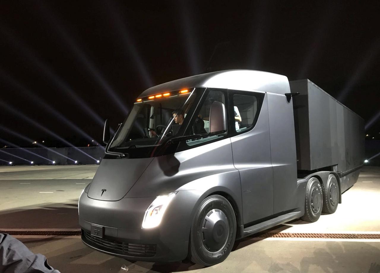 Tesla’s New Electric Semi Truck