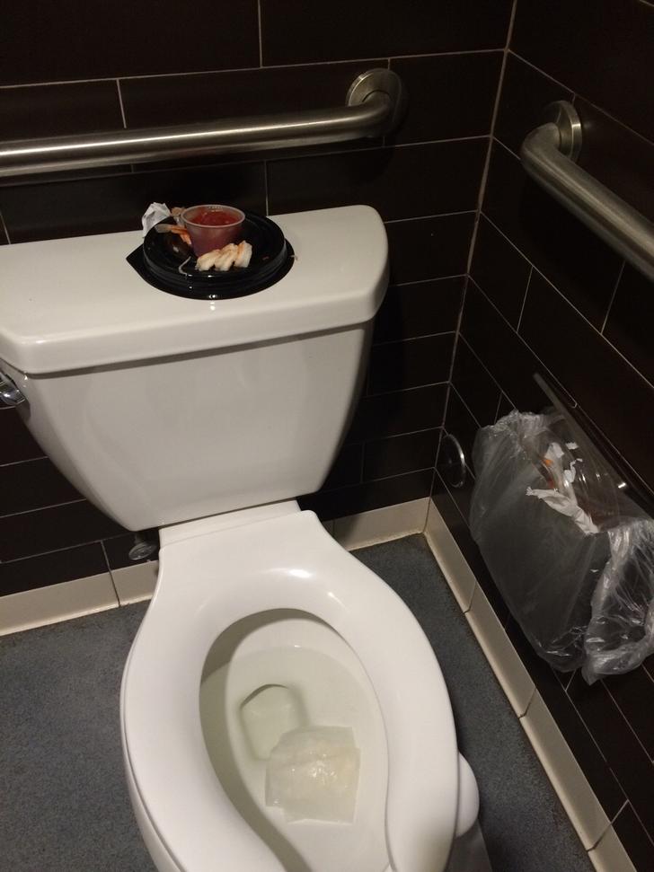 23 people being trashy at restaurants