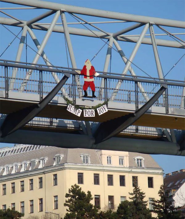 Christmas pics for dirty minds - jump for joy santa bridge - Lump For Toy i