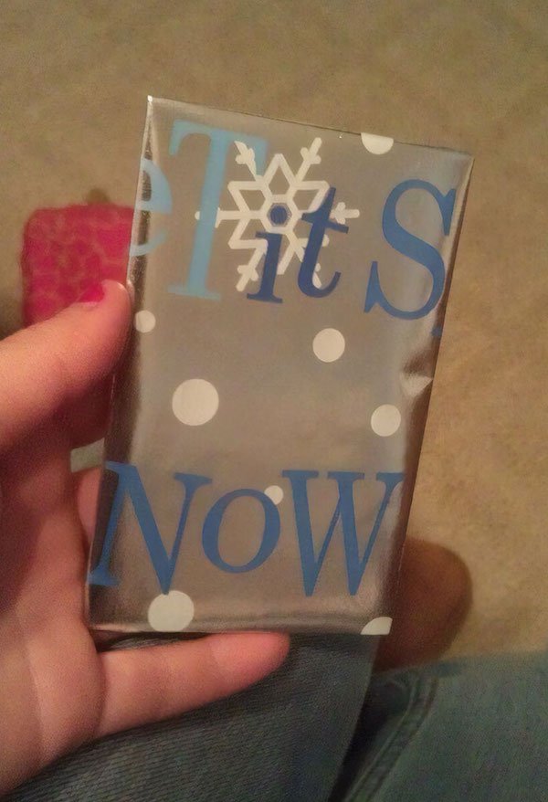 Christmas pics for dirty minds - let it snow gift wrap meme - Es Vow