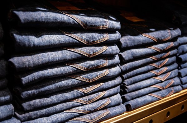 NEVADA: Blue jeans