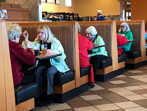 24 people who found glitches in the matrix