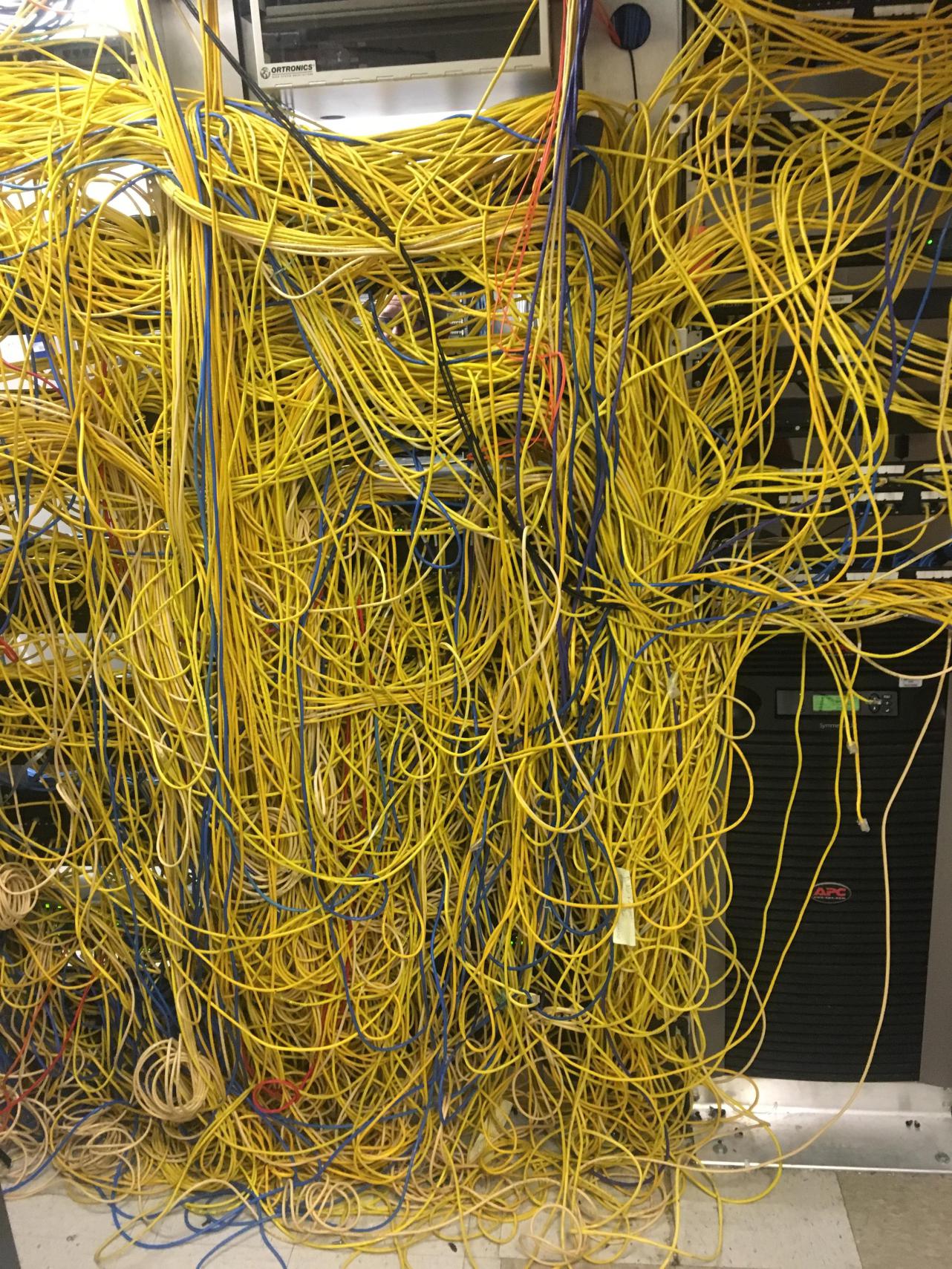 server room spaghetti - U