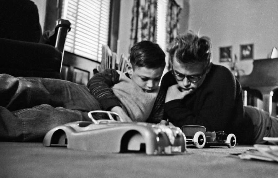 James Dean with his cousin Markie, 1955.