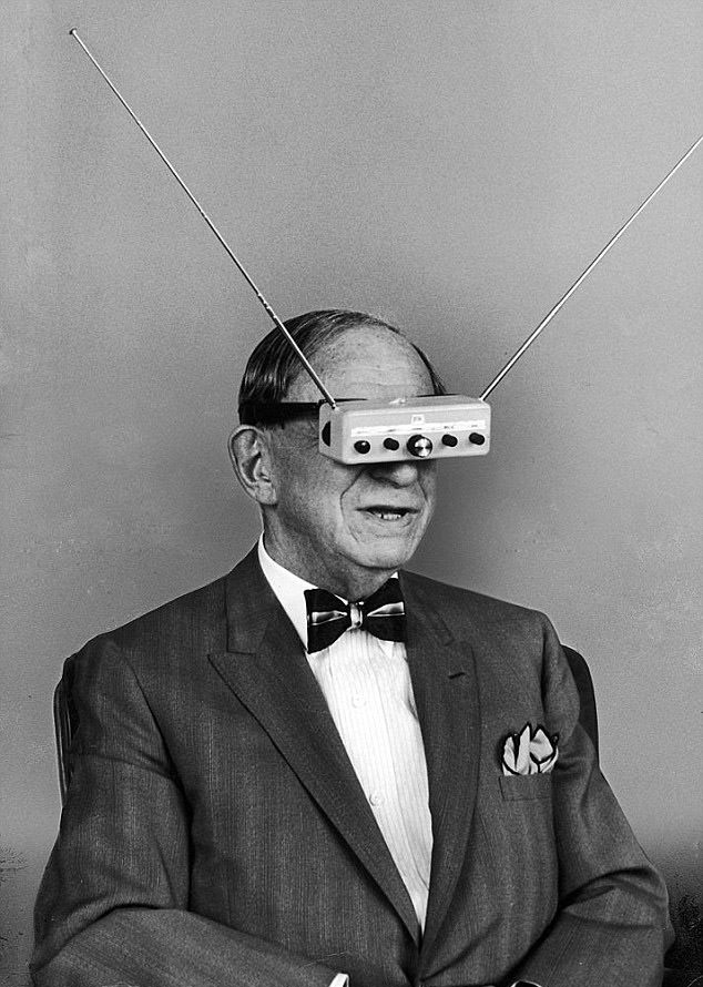 Hugo Gernsback with his television goggles in the US, in 1963.