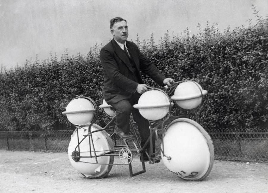 The Cyclomer, an amphibious bicycle in Paris in 1932.