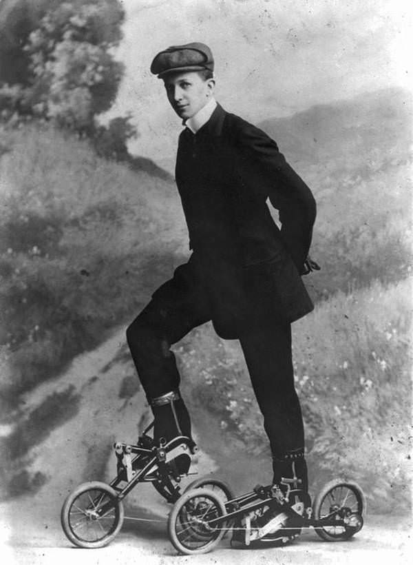 Roller skates in the US, in 1910.