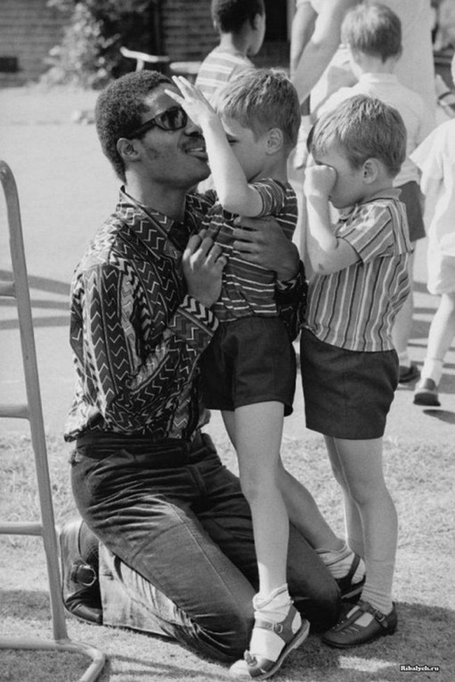 Stevie Wonder visiting a children’s school for the blind in London, California, 1970.