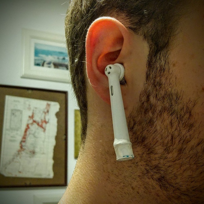 Can’t be sure, but this is probably not how earbuds work.
