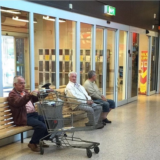 32 Men Who Got Trapped Waiting for Women