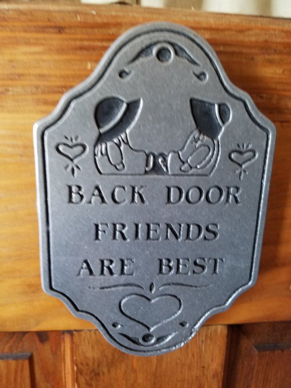 label - Back Door Friends Are Best