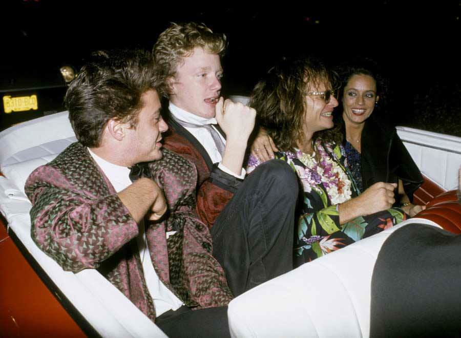 Robert Downey Jr., Anthony Michael Hall, David Lee Roth and Sonia Braga at the 1984 MTV VMAs after party. There are no words.