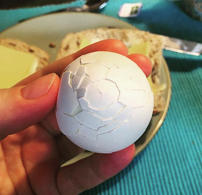 This egg looks like a spaceship from Star Wars.