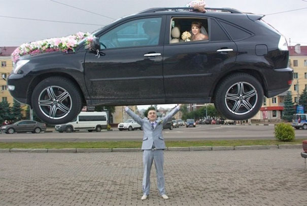 25 Incredibly Awkward Russian Wedding Photos