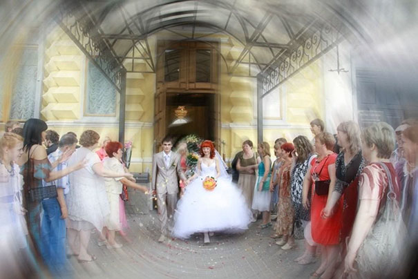 25 Incredibly Awkward Russian Wedding Photos