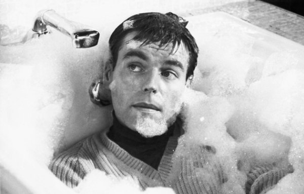 In “The Pink Panther”, Robert Wagner’s character is submerged in a bubble bath which was actually industrial foam. The foam damaged his skin and eyes, leaving him blind for almost a month.