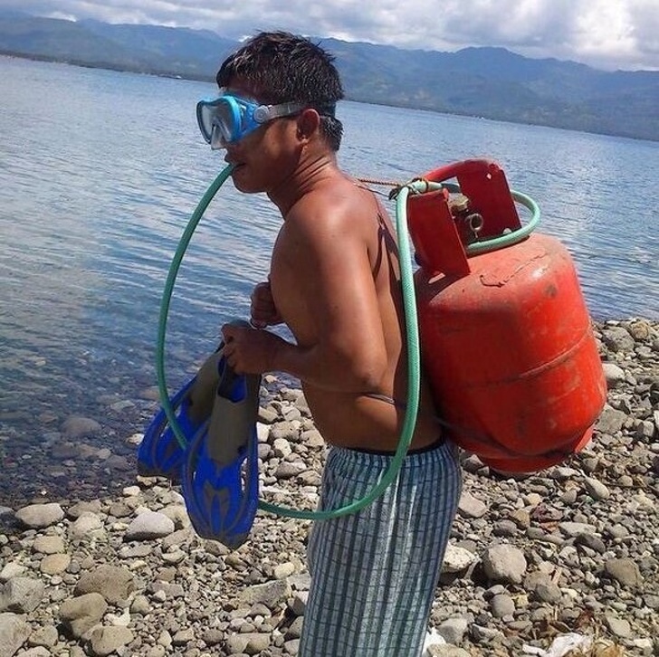 If your scuba diving instructor looks like this, it’s time to worry.