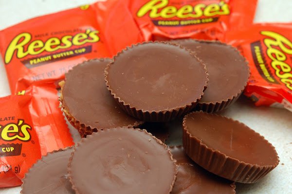 Lucky for you, you’re not Reddit user alexbchillin. He was ready to dive into a bag of Reese’s Peanut Butter cups, when he found one that had no peanut butter in it.