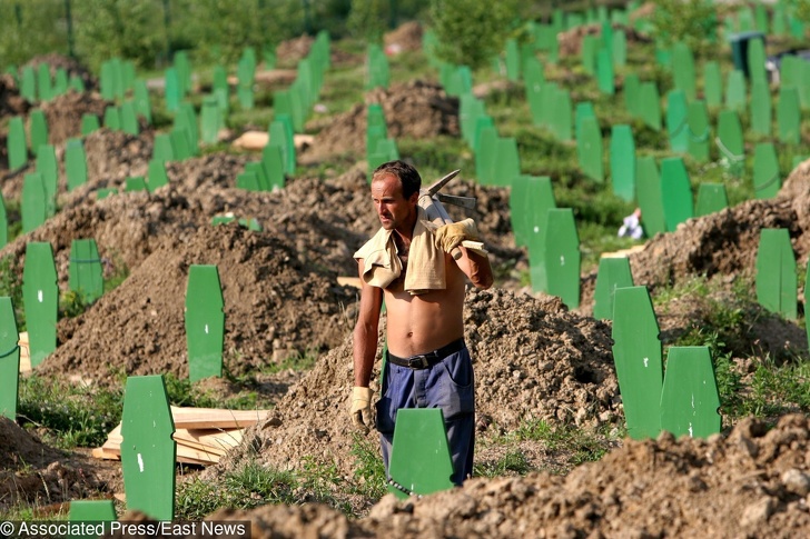 Reburial of the victims of the Bosnian war, July 8, 2005