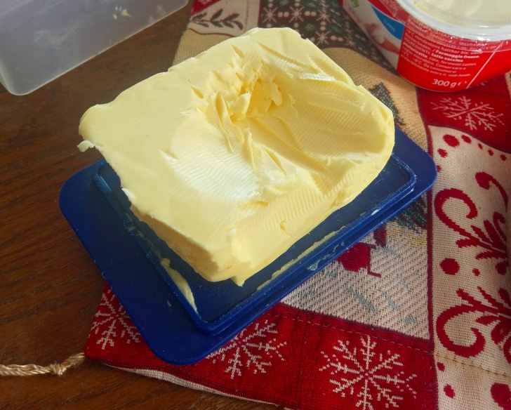 Who eats butter like this?