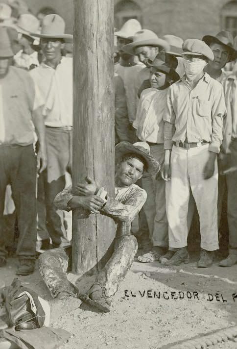 A winner of the game of Palo Encebado in Mexico in 1920.