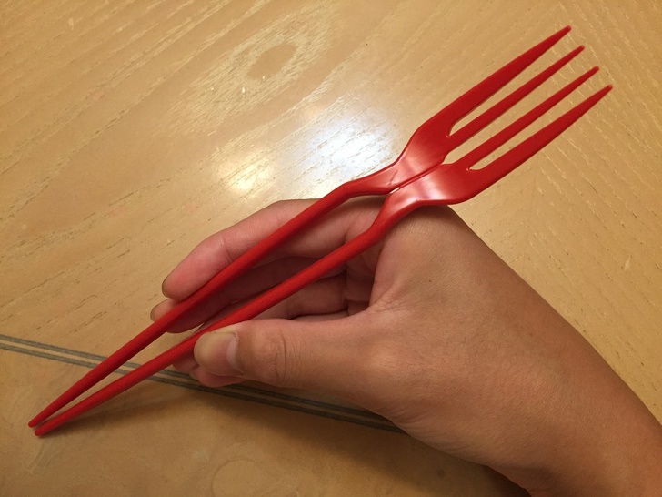 2 in 1: chopsticks and a fork