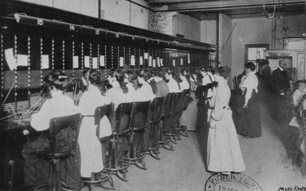 Telephone switch board operators in Brisbane, Australia in 1910.