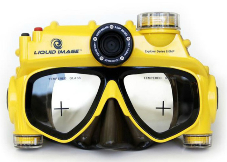 A diving mask with a built-in camera