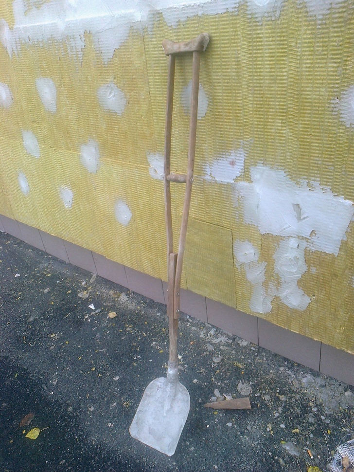 Who knew that a broken shovel can be fixed with the help of a crutch?