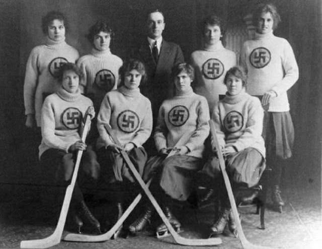 The female hockey team known as the Edmonton Swastikas in Canada in 1916.