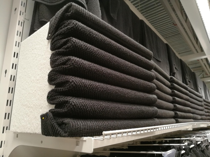 The way these perfect IKEA towel piles are made