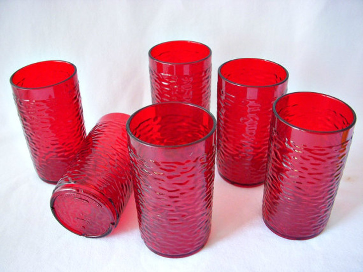 90's nostalgia if those typical red glasses from most diners