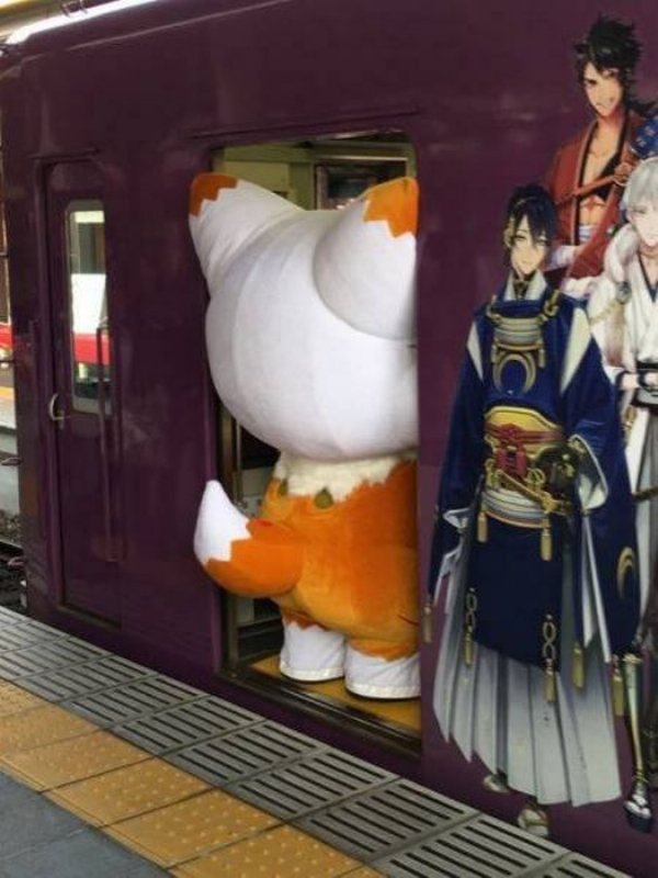 japanese mascots getting stuck