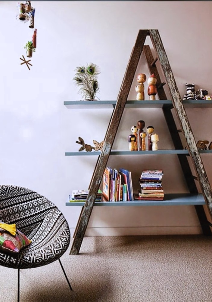 You can turn an old ladder into a bookshelf