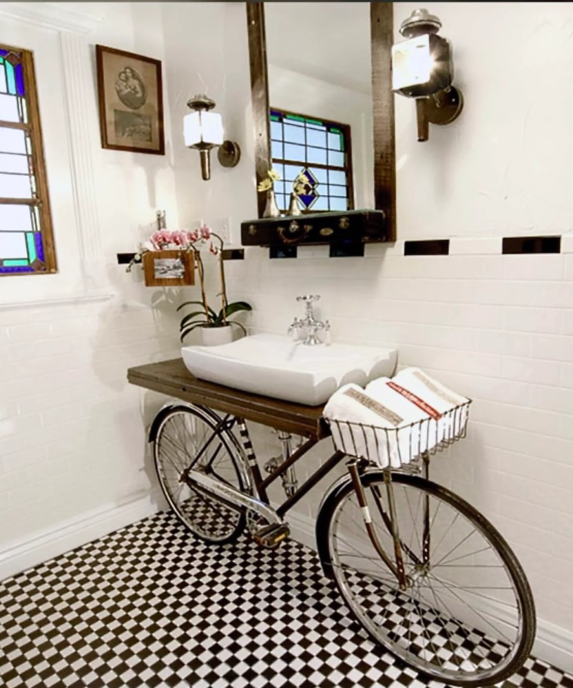 You can turn your old bicycle into a sink stand