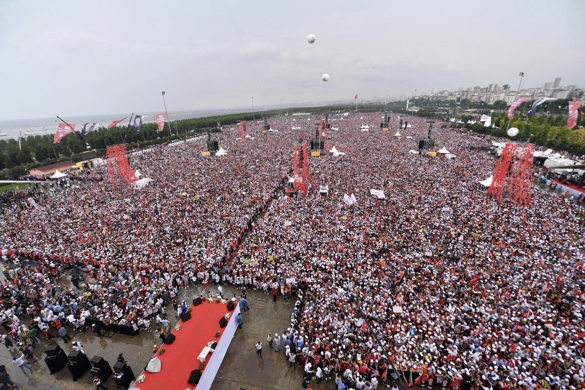 Right now, 5 million people are in a rally for the main opposition candidate against Turkey’s presiden Erdoğan