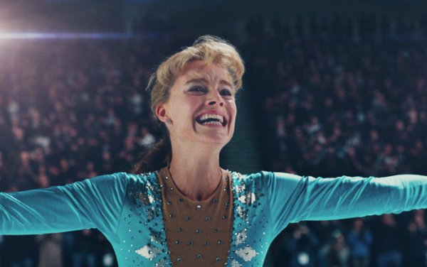 For her role in ‘I, Tonya’, Margot Robbie spent four hours a day, five days a week, learning how to ice skate. She told The Hollywood Reporter, “We were just a few weeks from shooting, and I was still struggling to find my outside edges. I just thought I was never going to get them, and then, one day, it just clicked.”