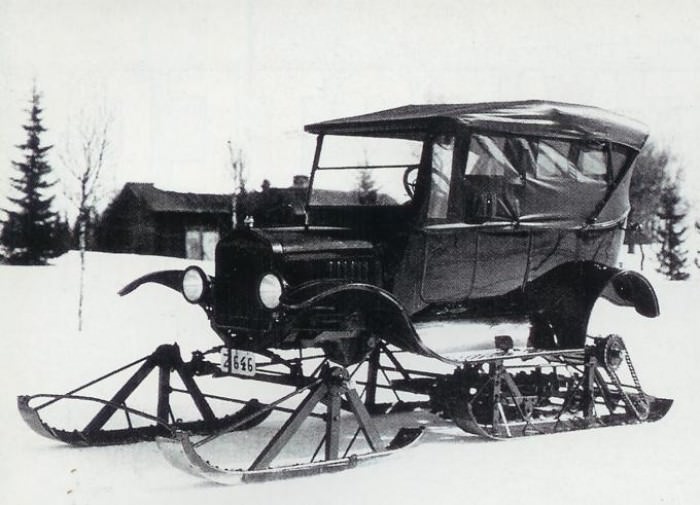 Ford Model T car turned into a snowmobile in upstate New York, US in 1916.