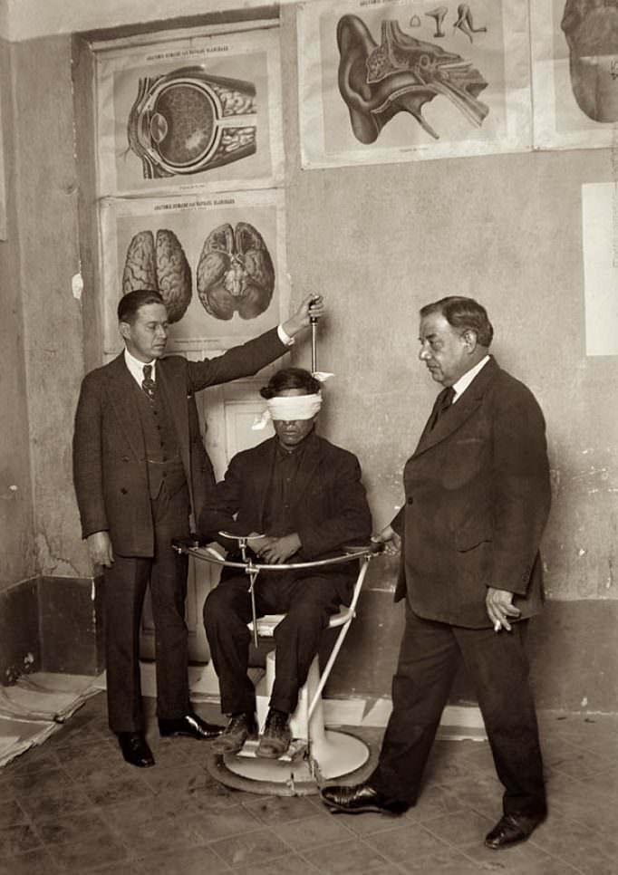 The Criminal Investigation and Identification Research Institute laboratory of criminals physio-gnomic analysis doing tests in Mexico City, Mexico in 1935.